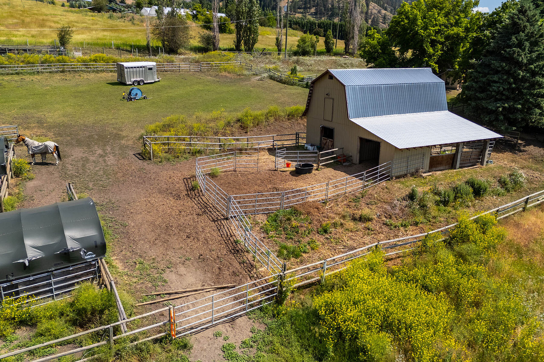  Ten Acres in Coldstream - 物件實景