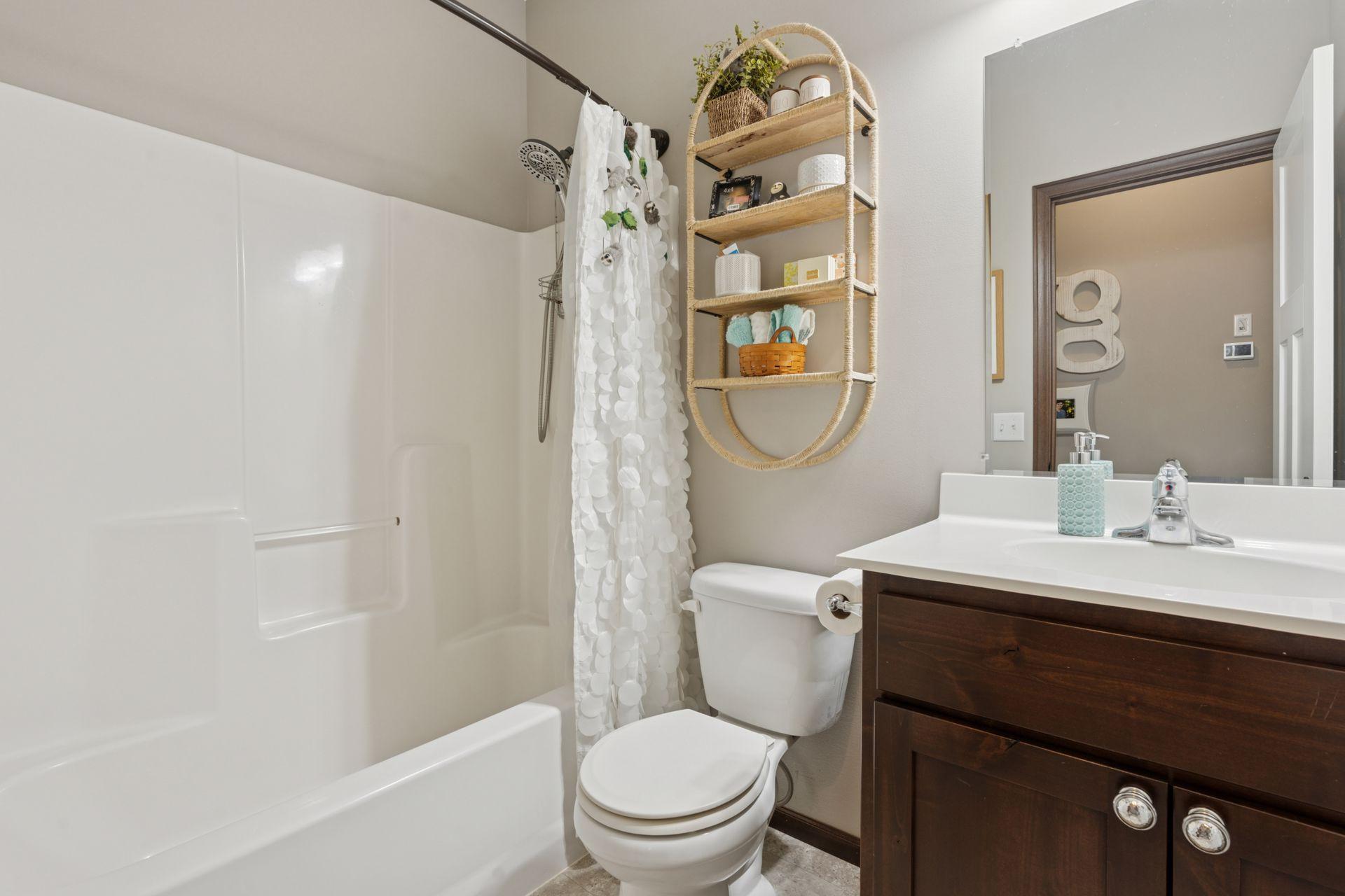 Saint Francis, Minnesota, 55070, United States, 5 Bedrooms Bedrooms, ,3 BathroomsBathrooms,Residential,For Sale,1978305