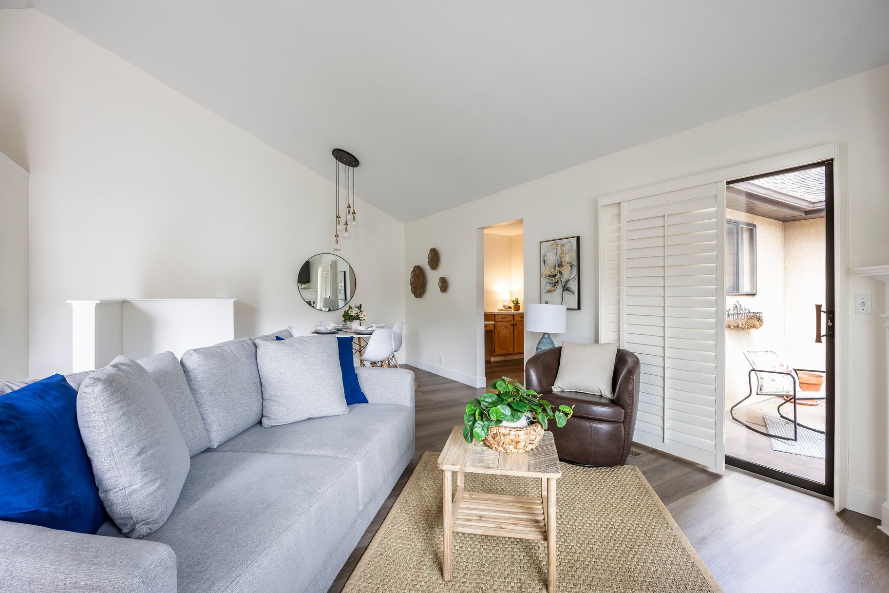  Rarely Available Harvest Lane Rambler Main-Level Living - 物件實景