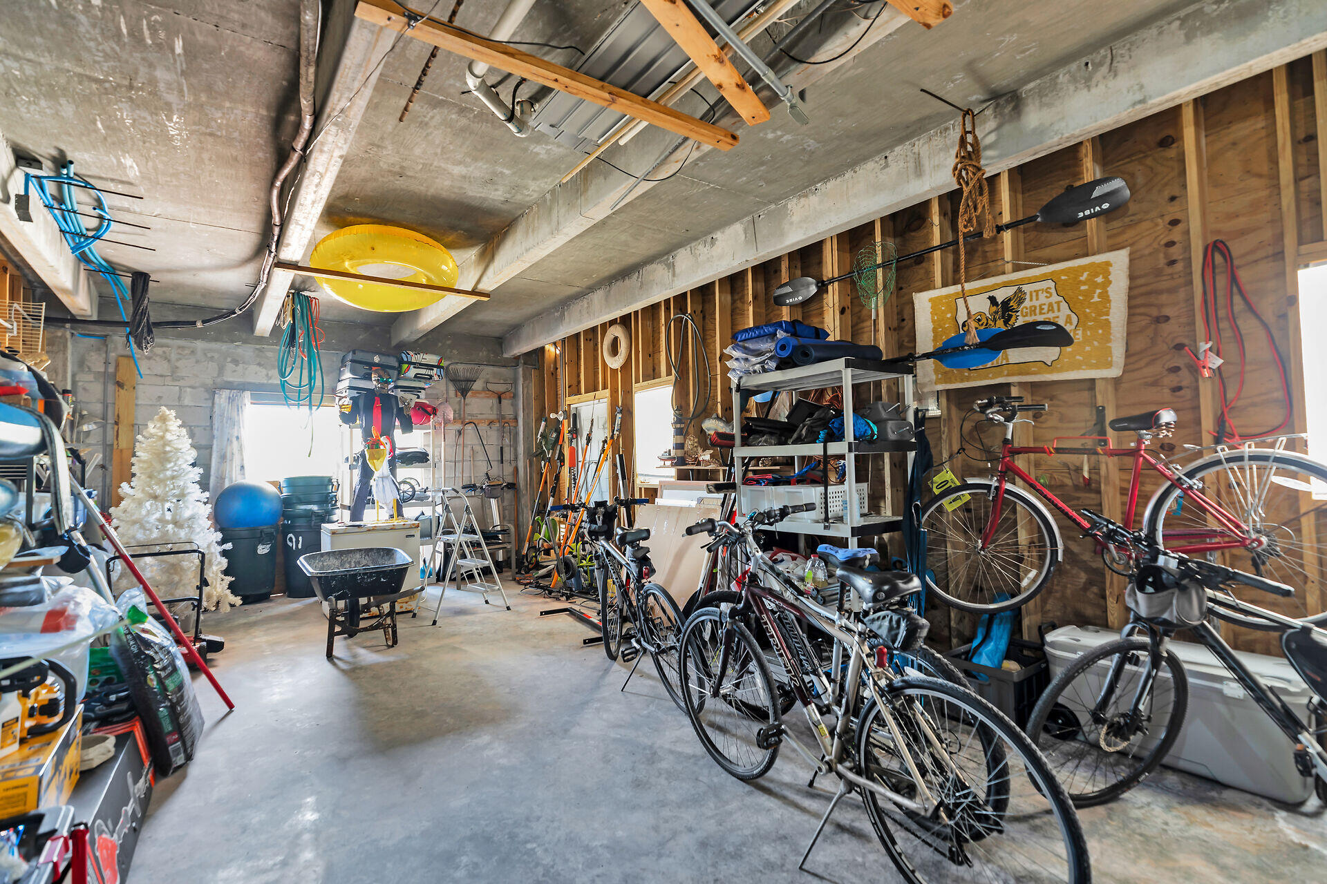 MARATHON, Florida, 33050, United States, 3 Bedrooms Bedrooms, ,2 BathroomsBathrooms,Residential,For Sale,2002078