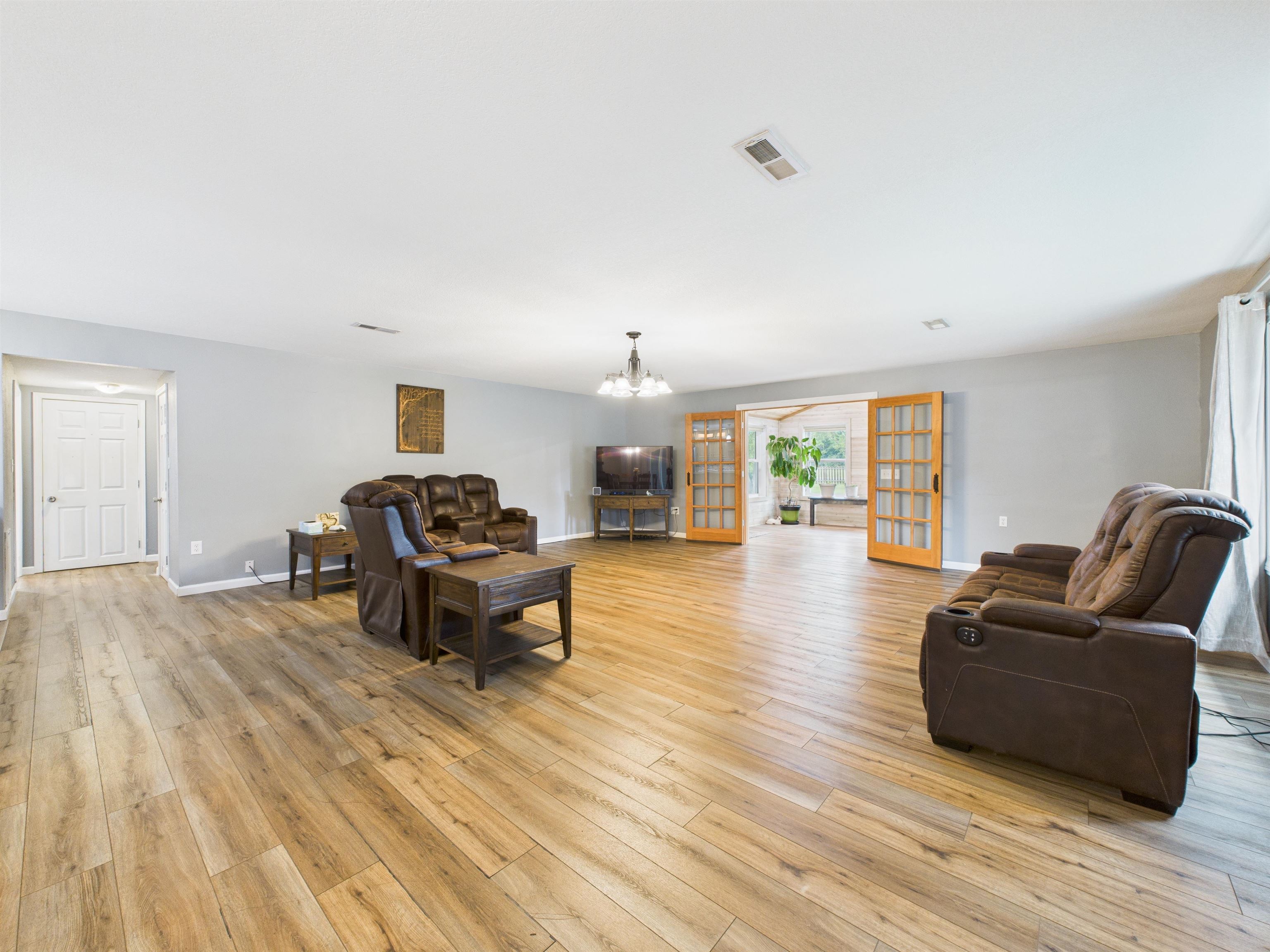 Markle, Indiana, 46770, United States, 3 Bedrooms Bedrooms, ,3 BathroomsBathrooms,Residential,For Sale,1925804
