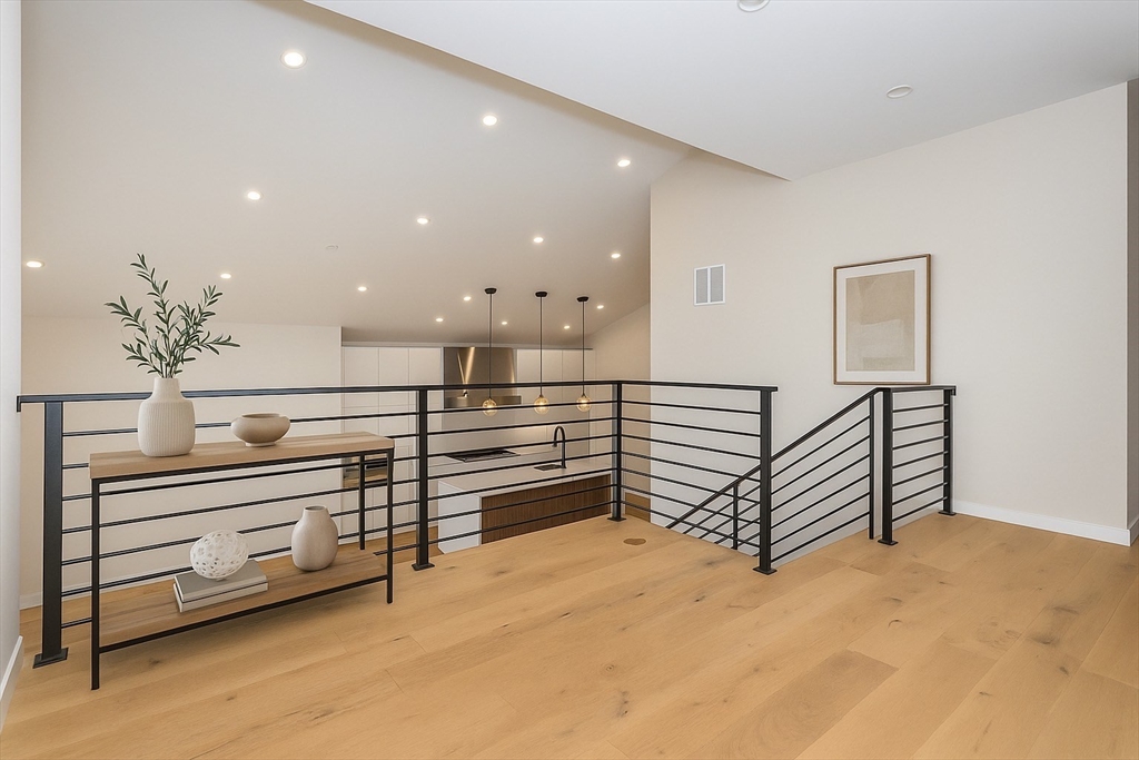 Needham, Massachusetts, 02494, United States, 5 Bedrooms Bedrooms, ,6 BathroomsBathrooms,Residential,For Sale,1991306