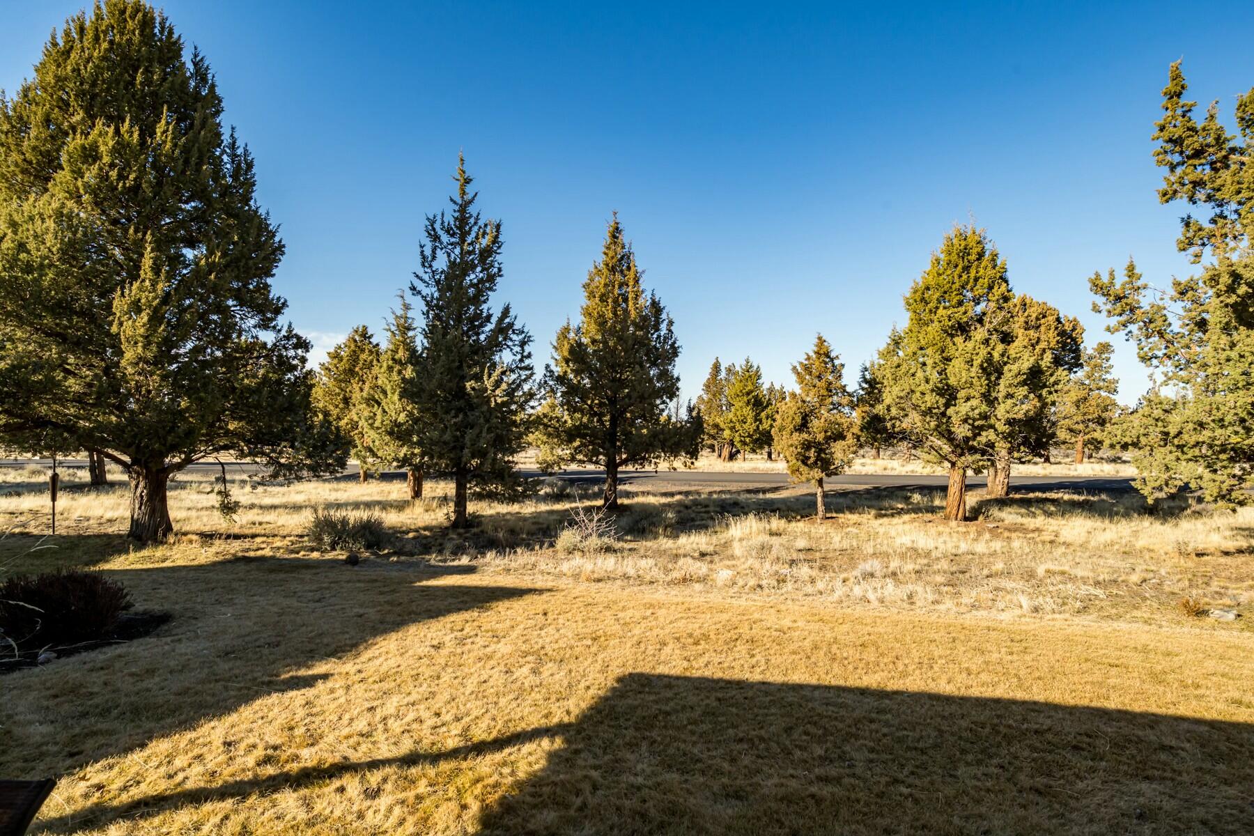 Redmond, Oregon, 97756, United States, 3 Bedrooms Bedrooms, ,2 BathroomsBathrooms,Residential,For Sale,1729232