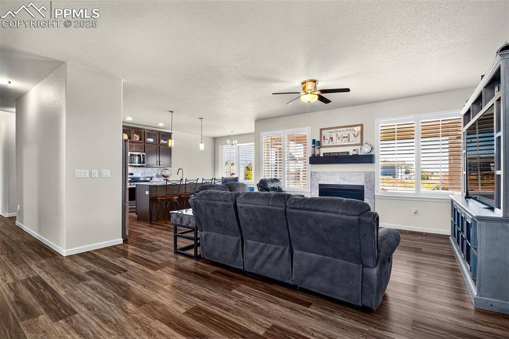 Canon City, Colorado, 81212, United States, 4 Bedrooms Bedrooms, ,1 BathroomBathrooms,Residential,For Sale,1964120