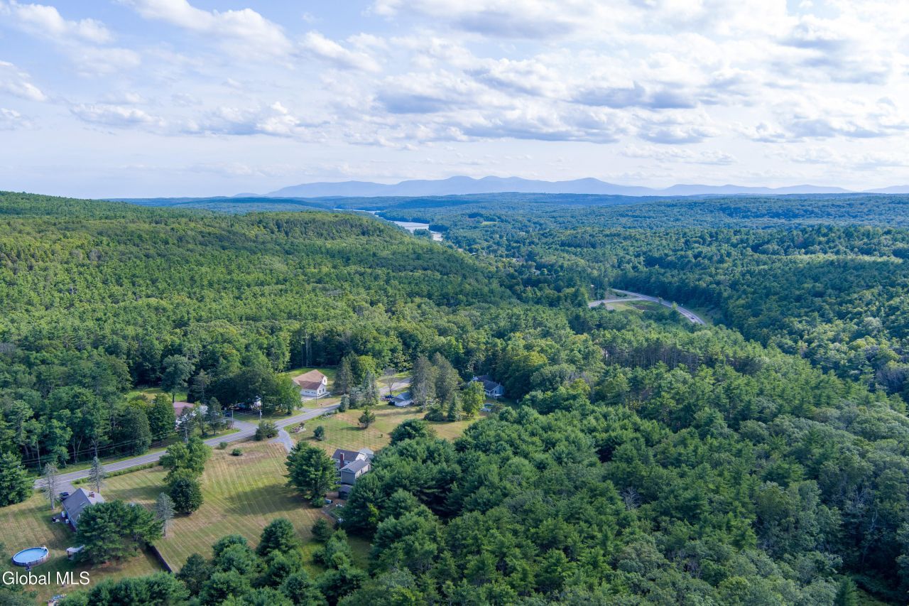 Coeymans Hollow, New York, 12046, United States, 4 Bedrooms Bedrooms, ,3 BathroomsBathrooms,Residential,For Sale,1907699