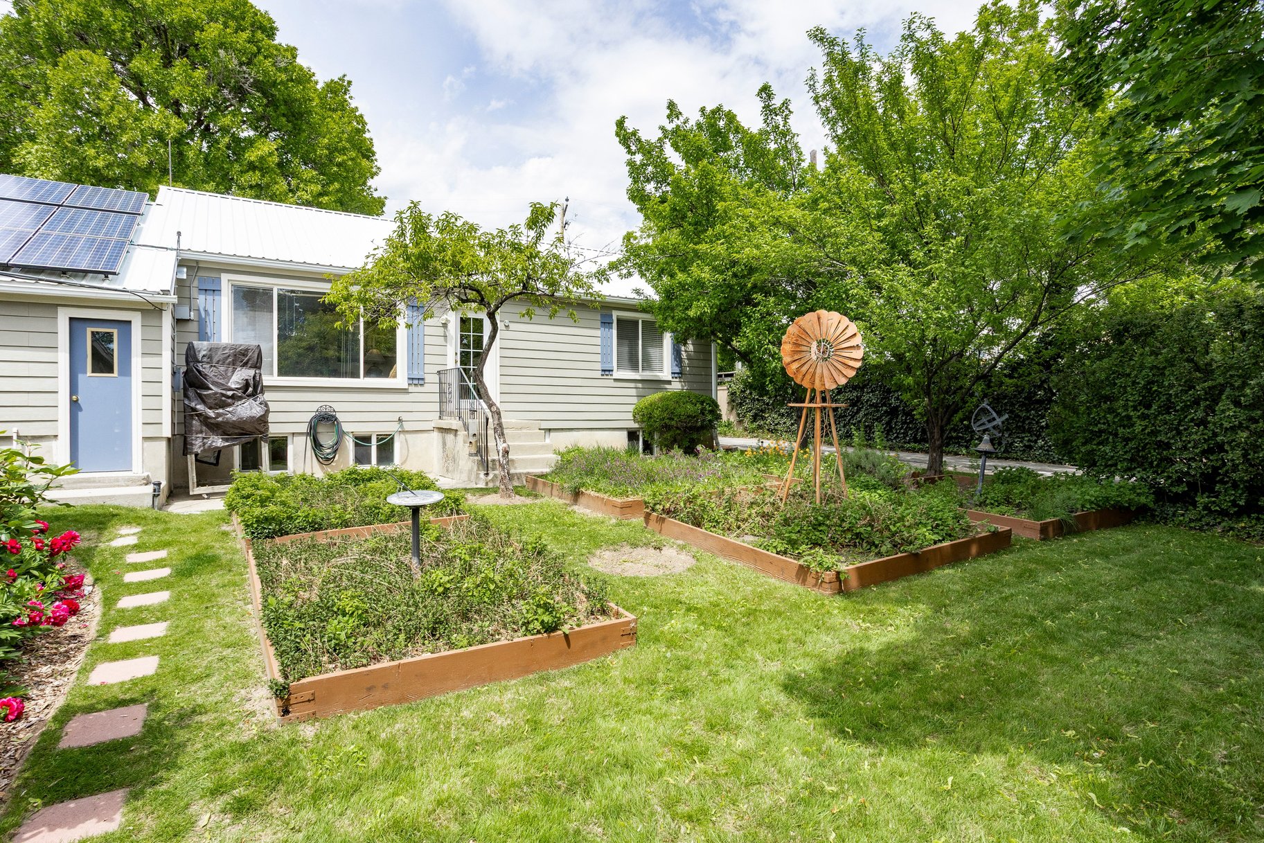  Multifamily Homestead in the Heart of Holladay - 物件實景