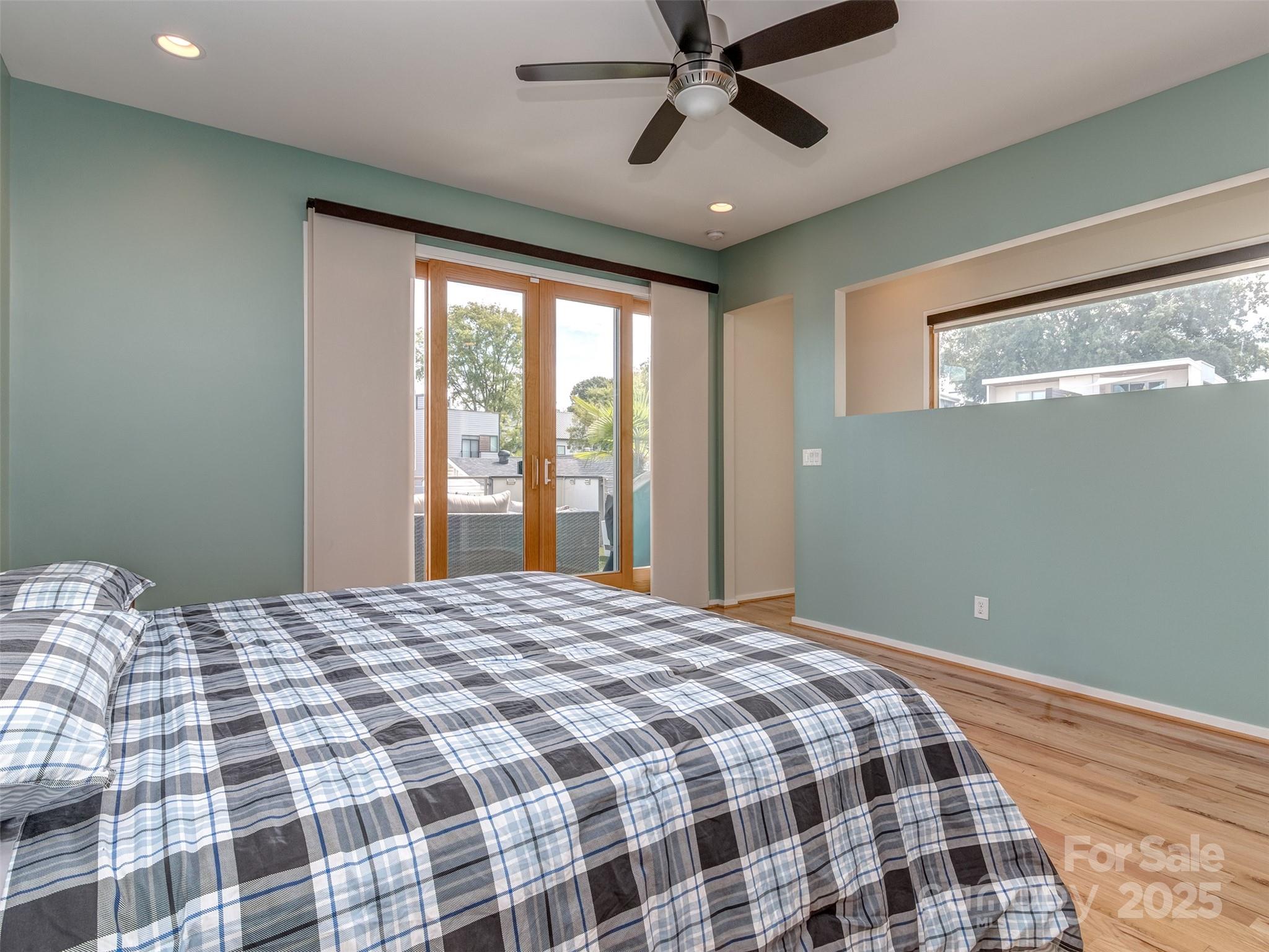 Charlotte, North Carolina, 28202, United States, 2 Bedrooms Bedrooms, ,3 BathroomsBathrooms,Residential,For Sale,1913146