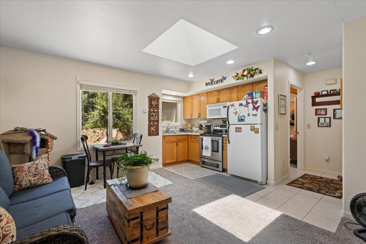 Grass Valley, California, 95949, United States, 3 Bedrooms Bedrooms, ,3 BathroomsBathrooms,Residential,For Sale,1928766