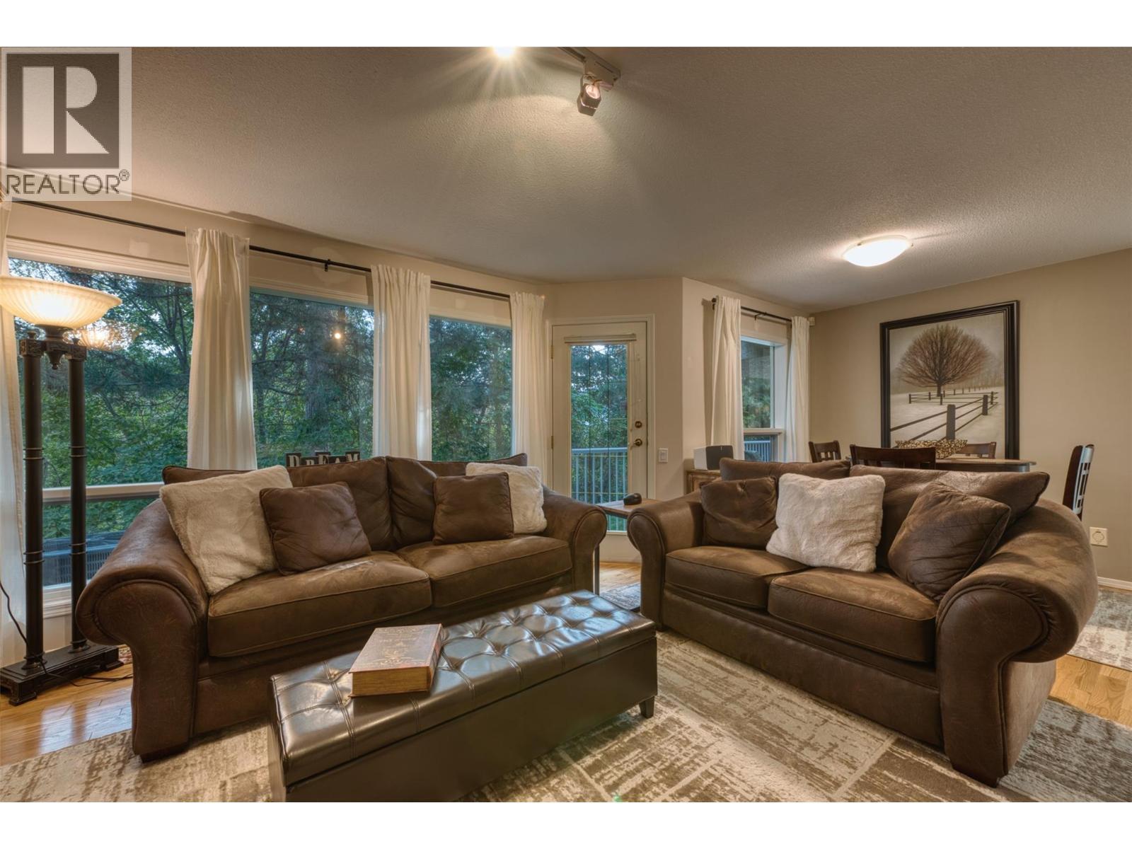 KELOWNA, British Columbia, V1V 1S6, CA, 3 Bedrooms Bedrooms, ,2 BathroomsBathrooms,Residential,For Sale,1951422