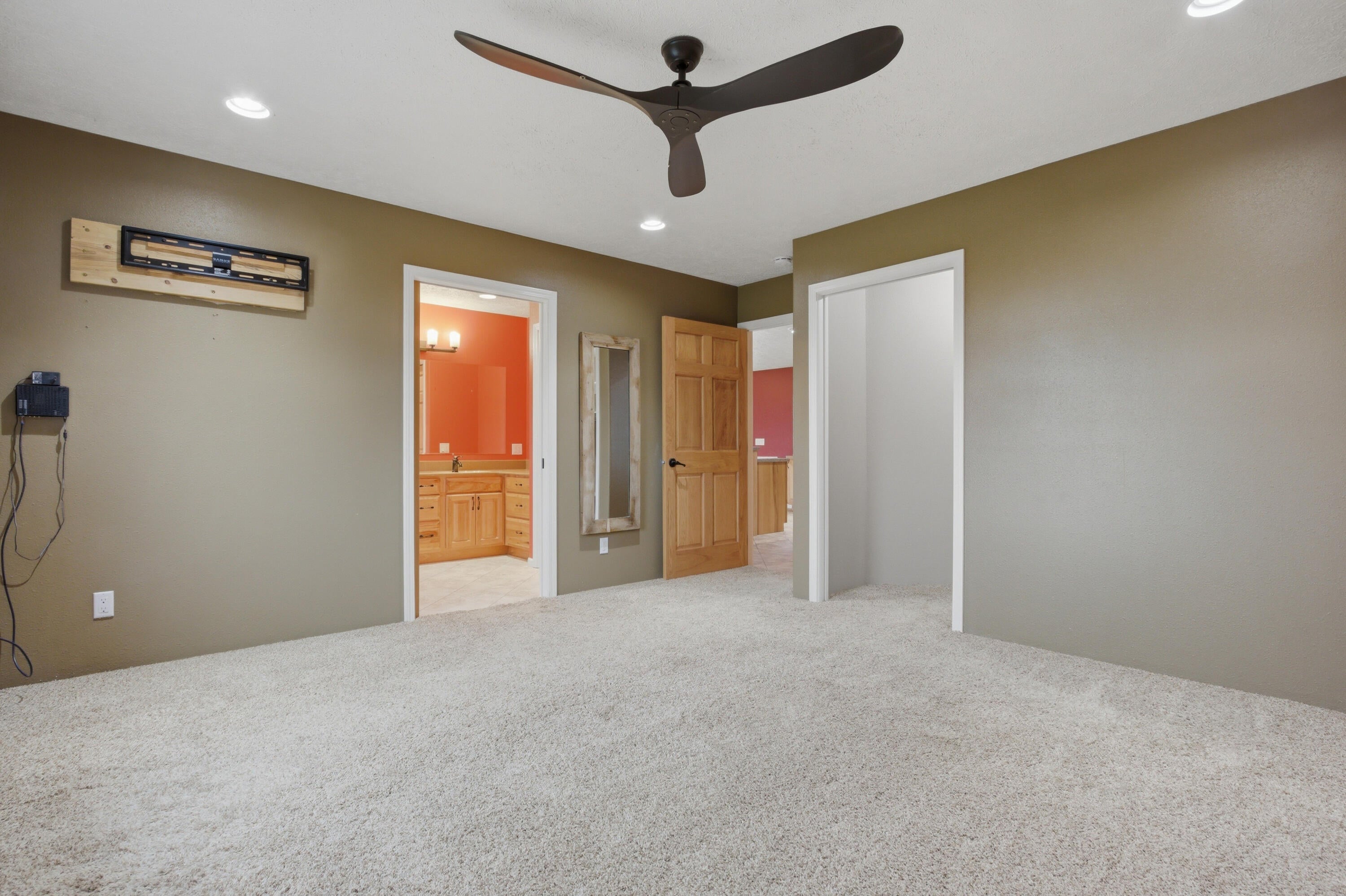 Selby, South Dakota, 57472, United States, 4 Bedrooms Bedrooms, ,Residential,For Sale,2049409