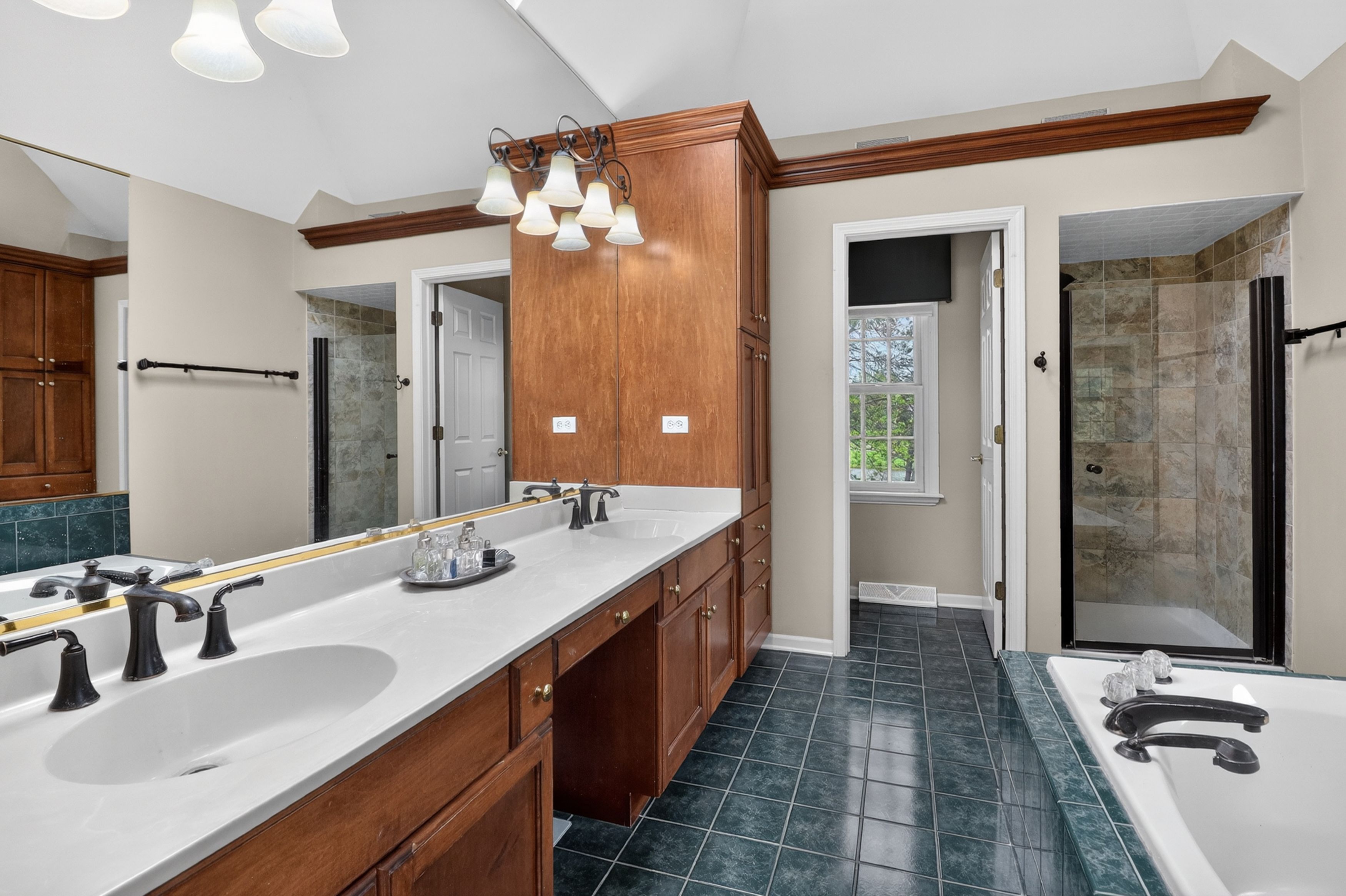  26W248 Tuckaway Court, Winfield, IL, 60190 - 物件實景