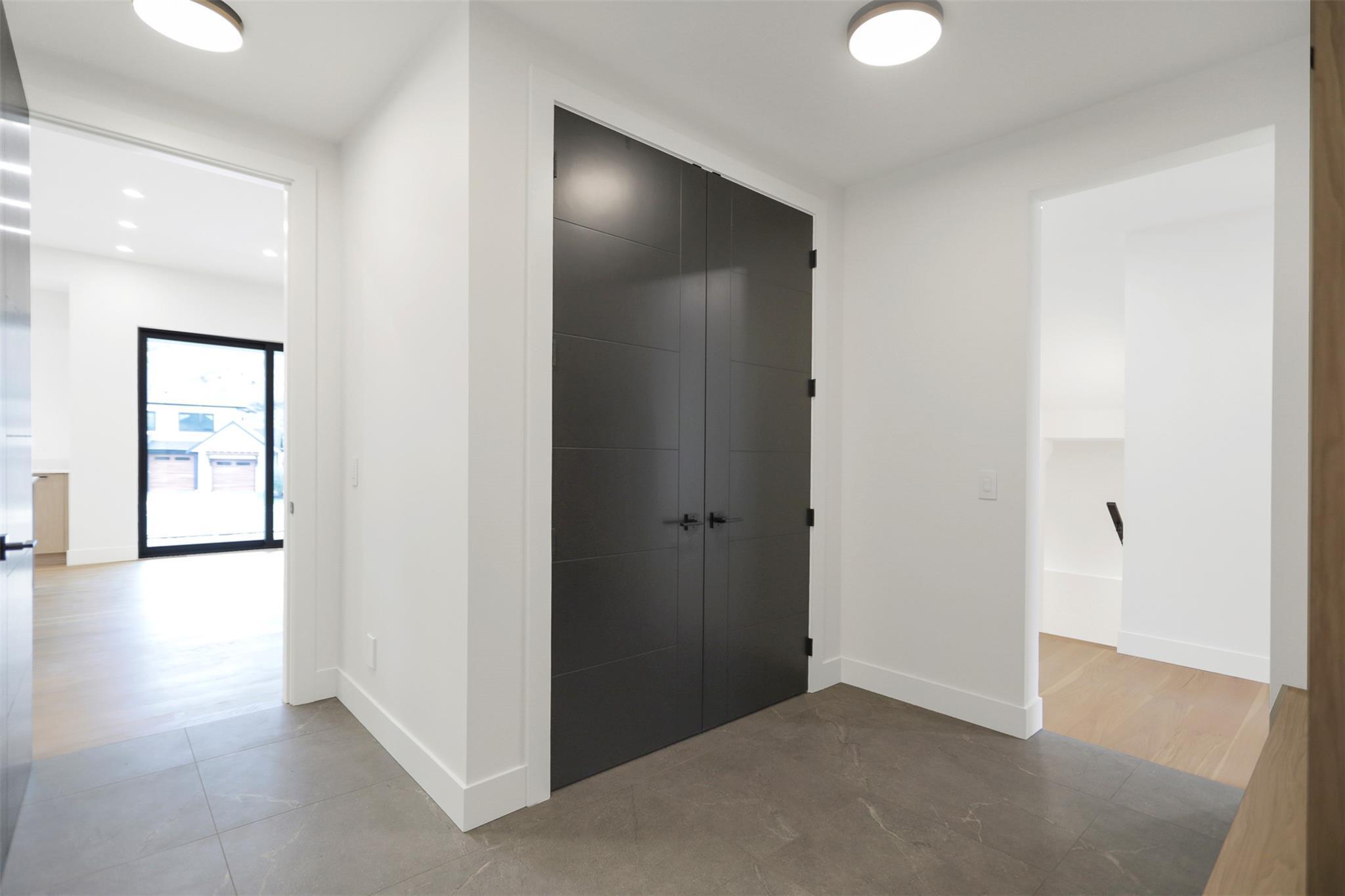 KELOWNA, British Columbia, V1W 0C4, CA, 5 Bedrooms Bedrooms, ,4 BathroomsBathrooms,Residential,For Sale,1960562