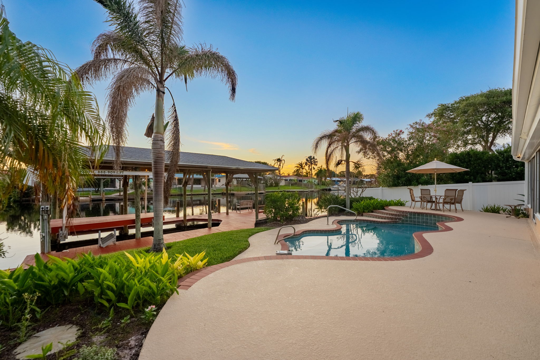  27 Westview Lane, Cocoa Beach, FL, 32931 - 物件實景