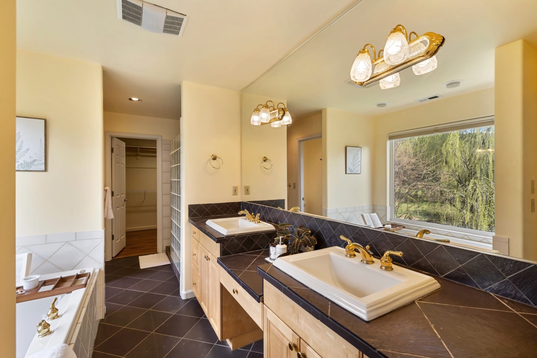  4050 SYLVESTER DR Hood River, OR 97031 - 物件實景