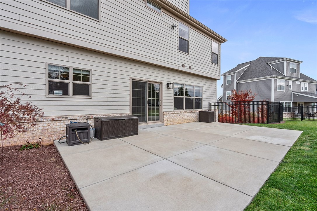 Collier Twp, Pennsylvania, 15205, United States, 4 Bedrooms Bedrooms, ,4 BathroomsBathrooms,Residential,For Sale,1994329