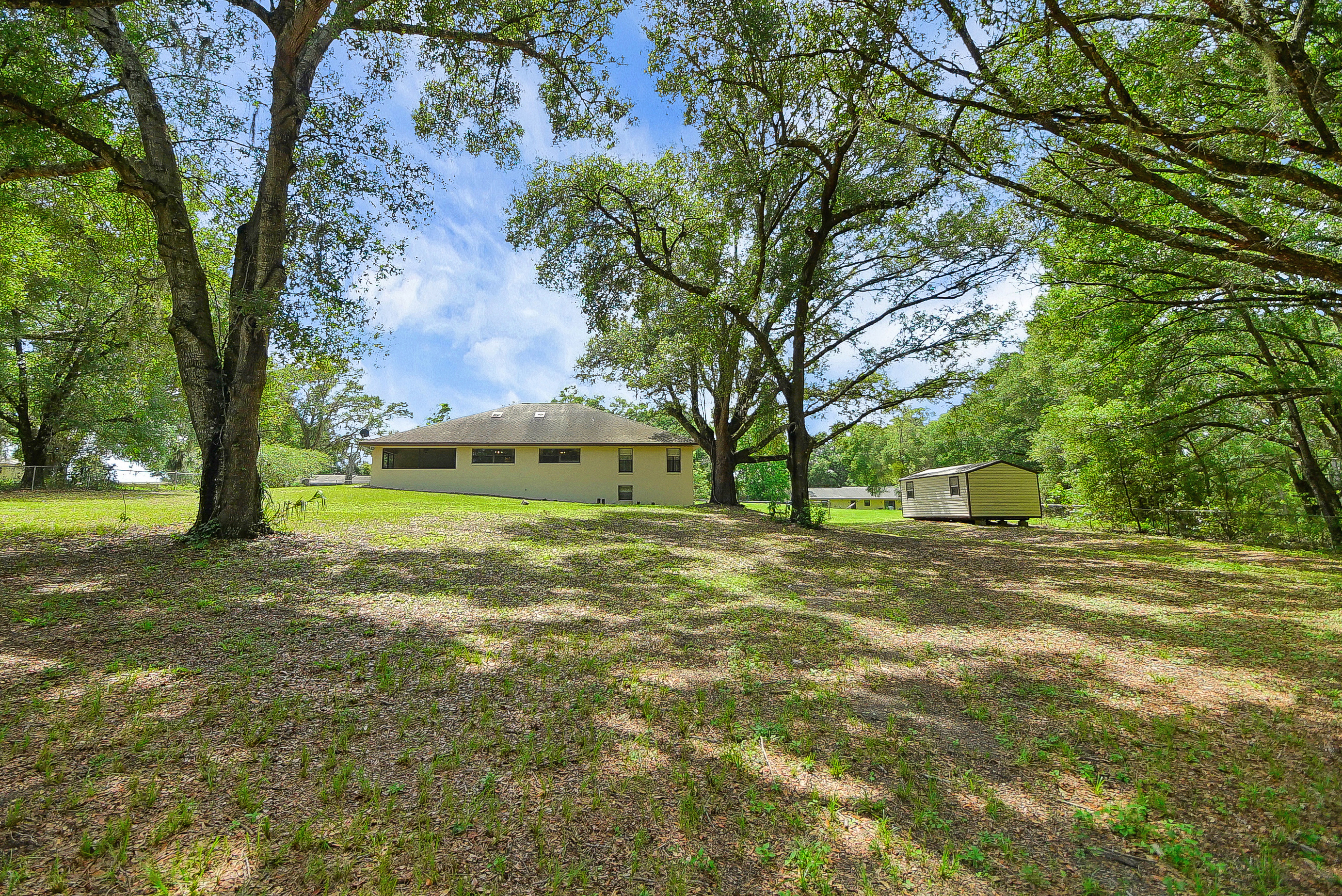 Lady Lake, Florida, 32159, United States, 4 Bedrooms Bedrooms, ,2 BathroomsBathrooms,Residential,For Sale,1873535