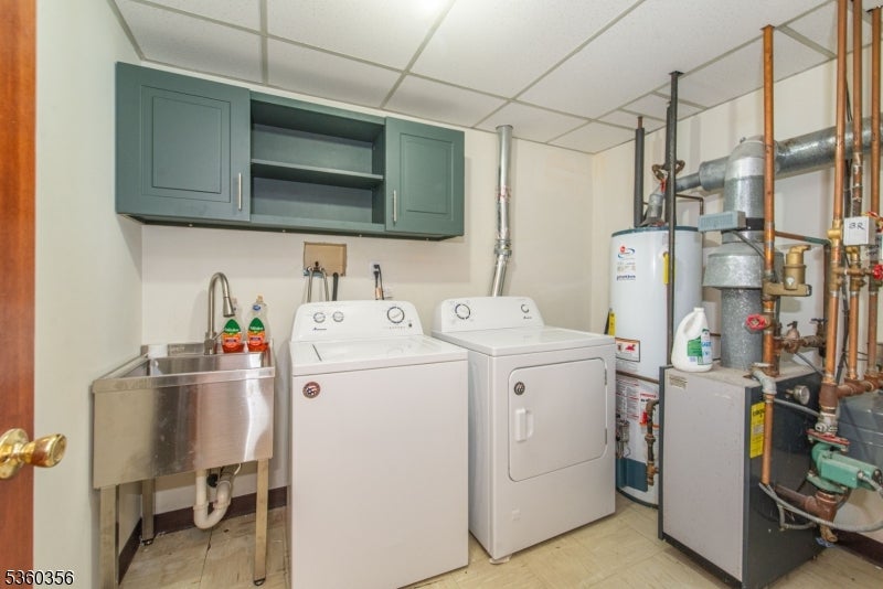 Montville Twp., New Jersey, 07082, United States, 4 Bedrooms Bedrooms, ,3 BathroomsBathrooms,Residential,For Sale,1834822
