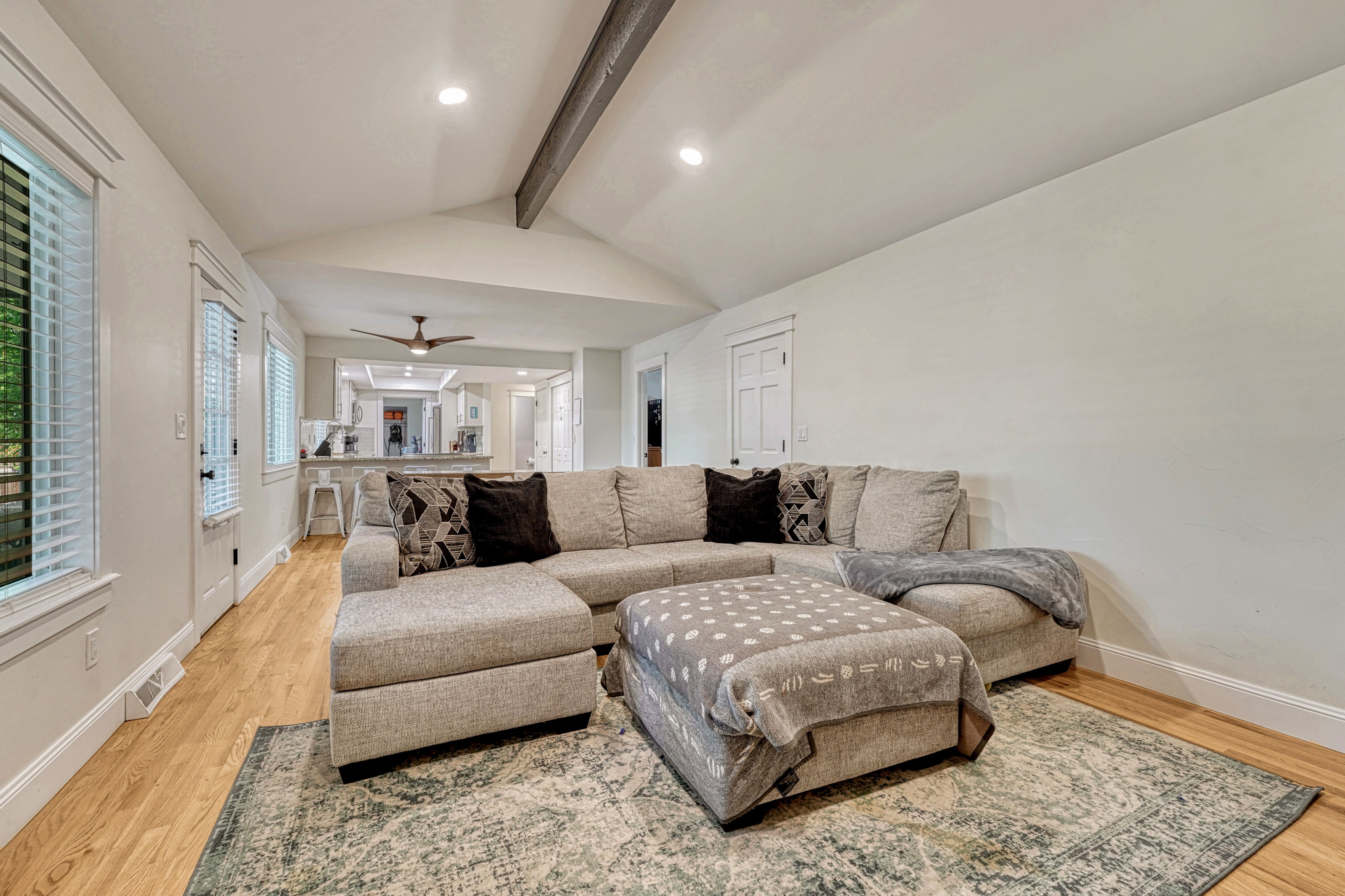  Home in the Coveted Knolls with a Pool and Tennis Courts - 物件實景