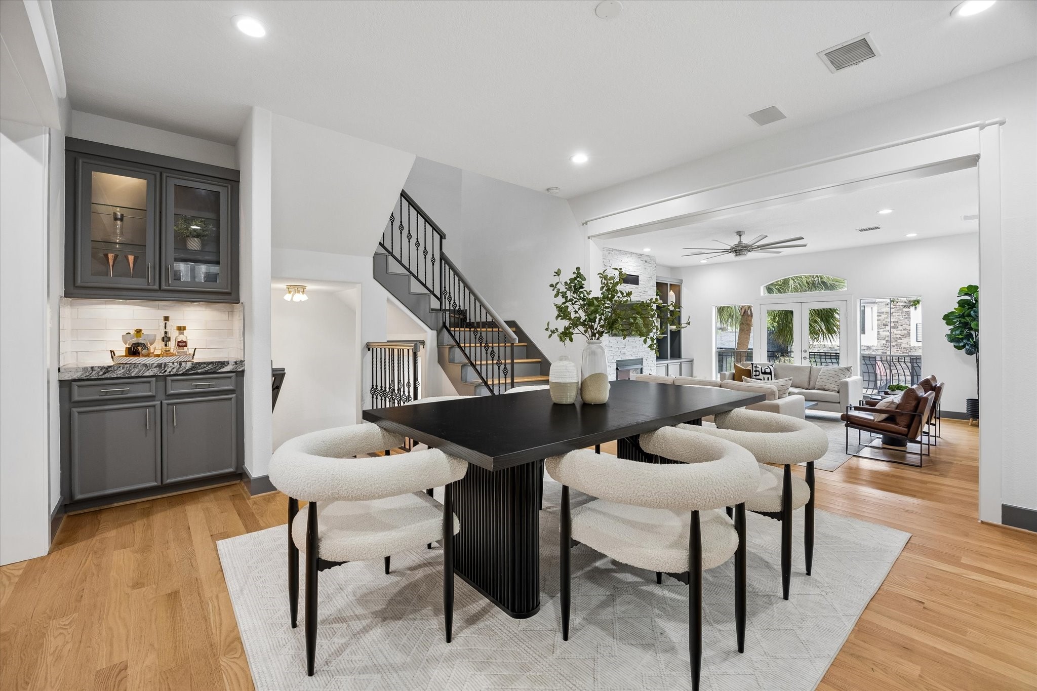  6406 Rodrigo Street B - 物件實景