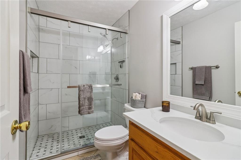 Flowery Branch, Georgia, 30542, United States, 4 Bedrooms Bedrooms, ,3 BathroomsBathrooms,Residential,For Sale,1923417