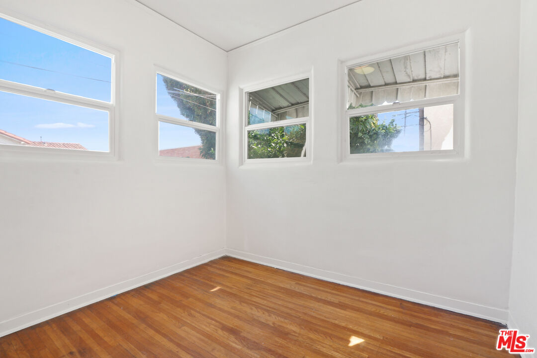 Los Angeles, California, 90035, United States, 5 Bedrooms Bedrooms, ,Residential,For Sale,1907143