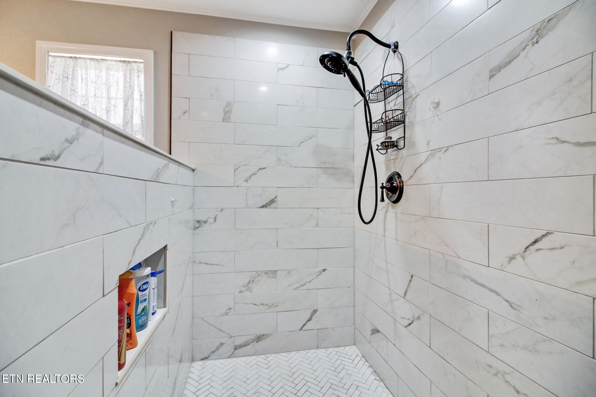 Crossville, Tennessee, 38572, United States, 3 Bedrooms Bedrooms, ,4 BathroomsBathrooms,Residential,For Sale,1977432