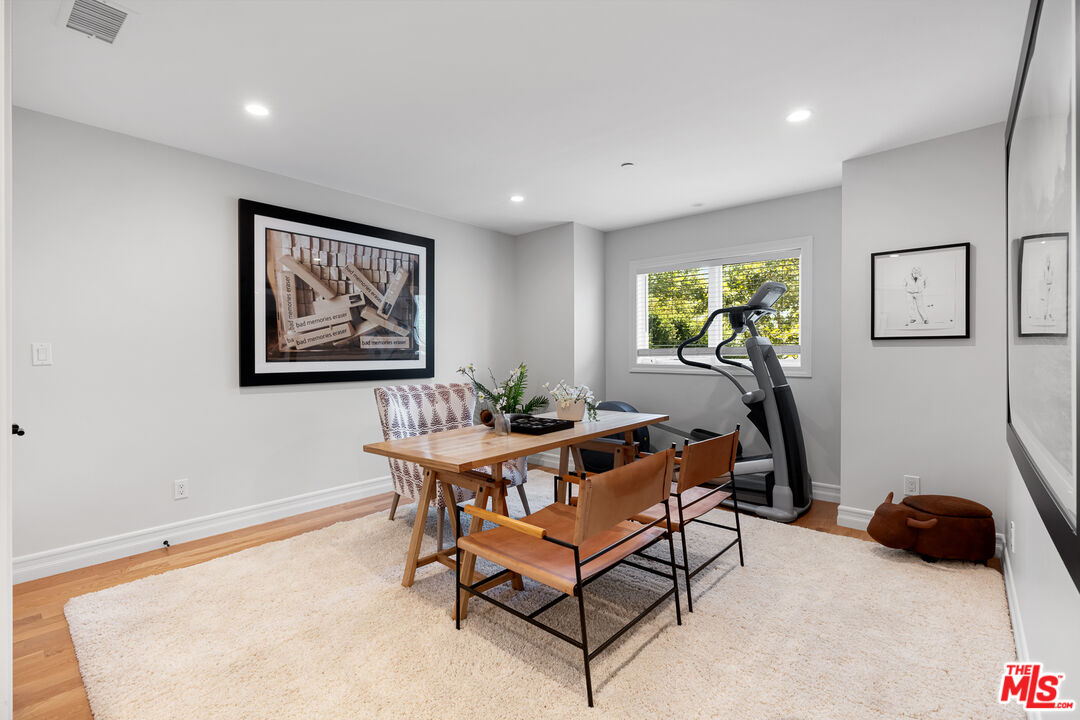 Los Angeles, California, 90046, United States, 5 Bedrooms Bedrooms, ,5 BathroomsBathrooms,Residential,For Sale,1932208
