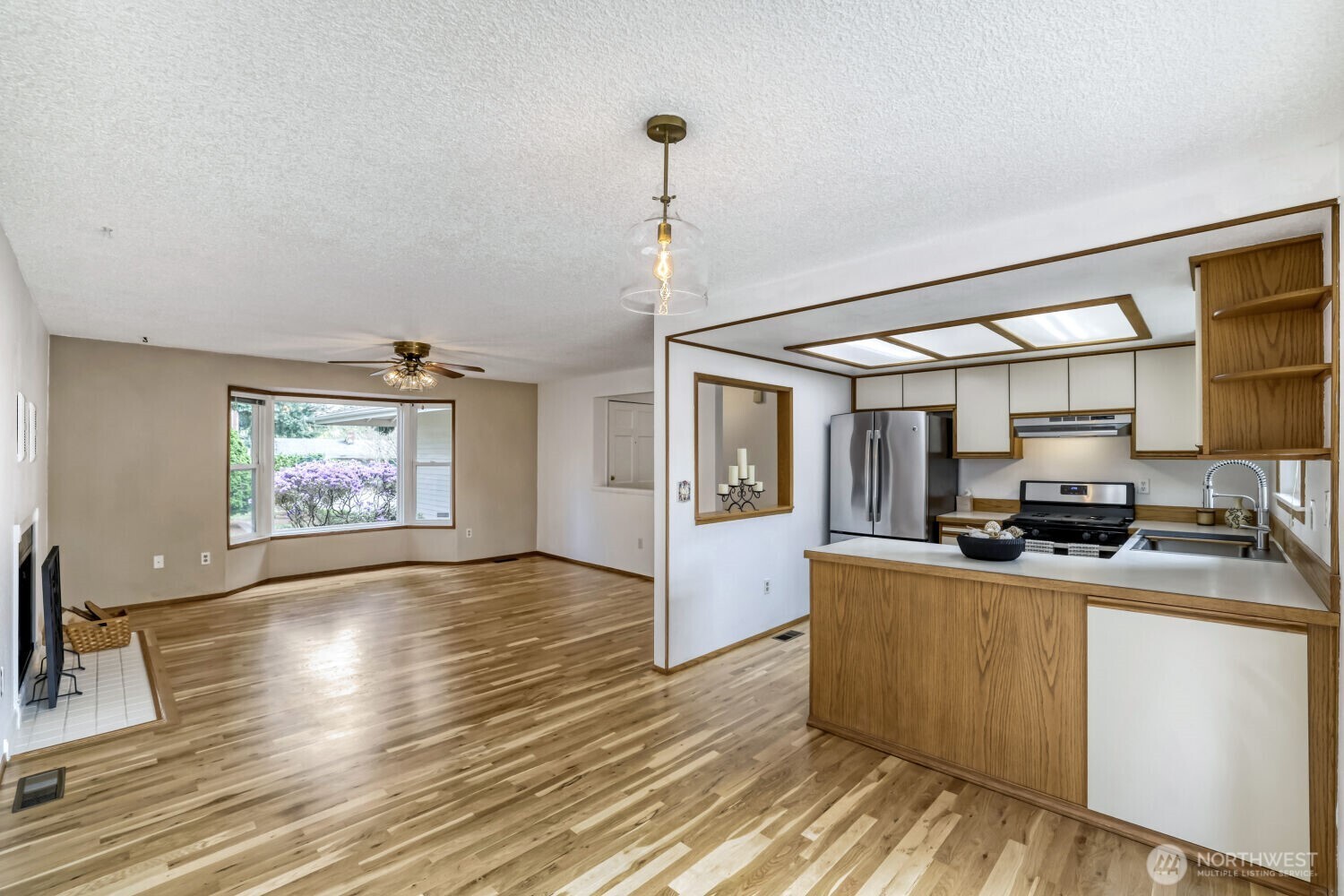 Everett, Washington, 98208, United States, 3 Bedrooms Bedrooms, ,1 BathroomBathrooms,Residential,For Sale,2036475