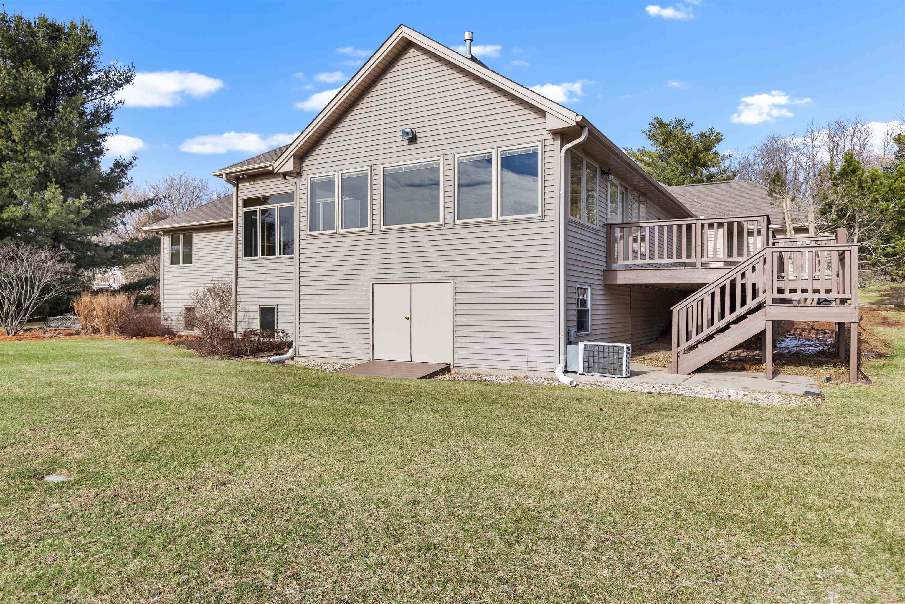 Roscoe, Illinois, 61073, United States, 3 Bedrooms Bedrooms, ,4 BathroomsBathrooms,Residential,For Sale,2011367