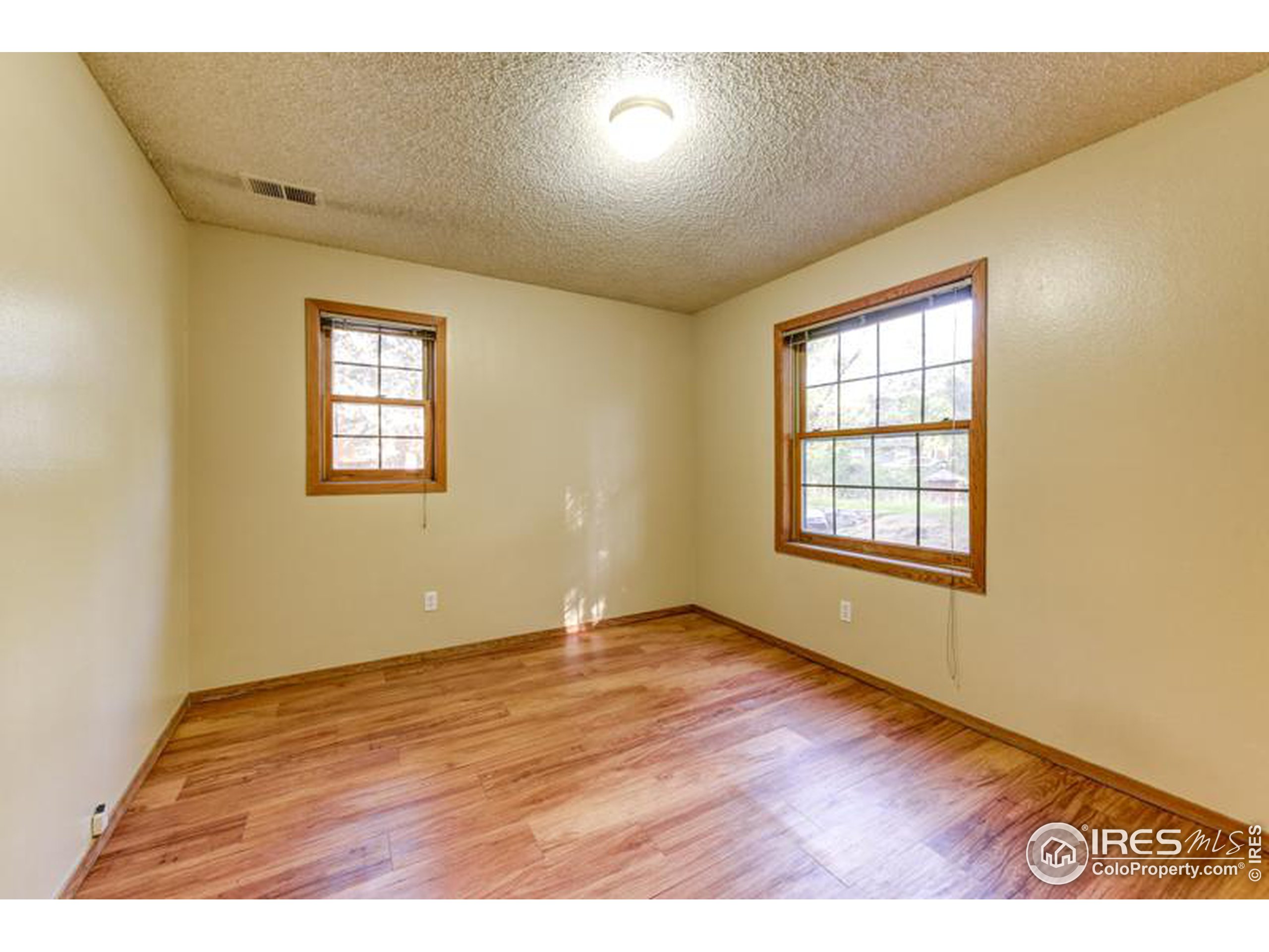 Boulder, Colorado, 80303, United States, 2 Bedrooms Bedrooms, ,1 BathroomBathrooms,Residential,For Sale,1758628