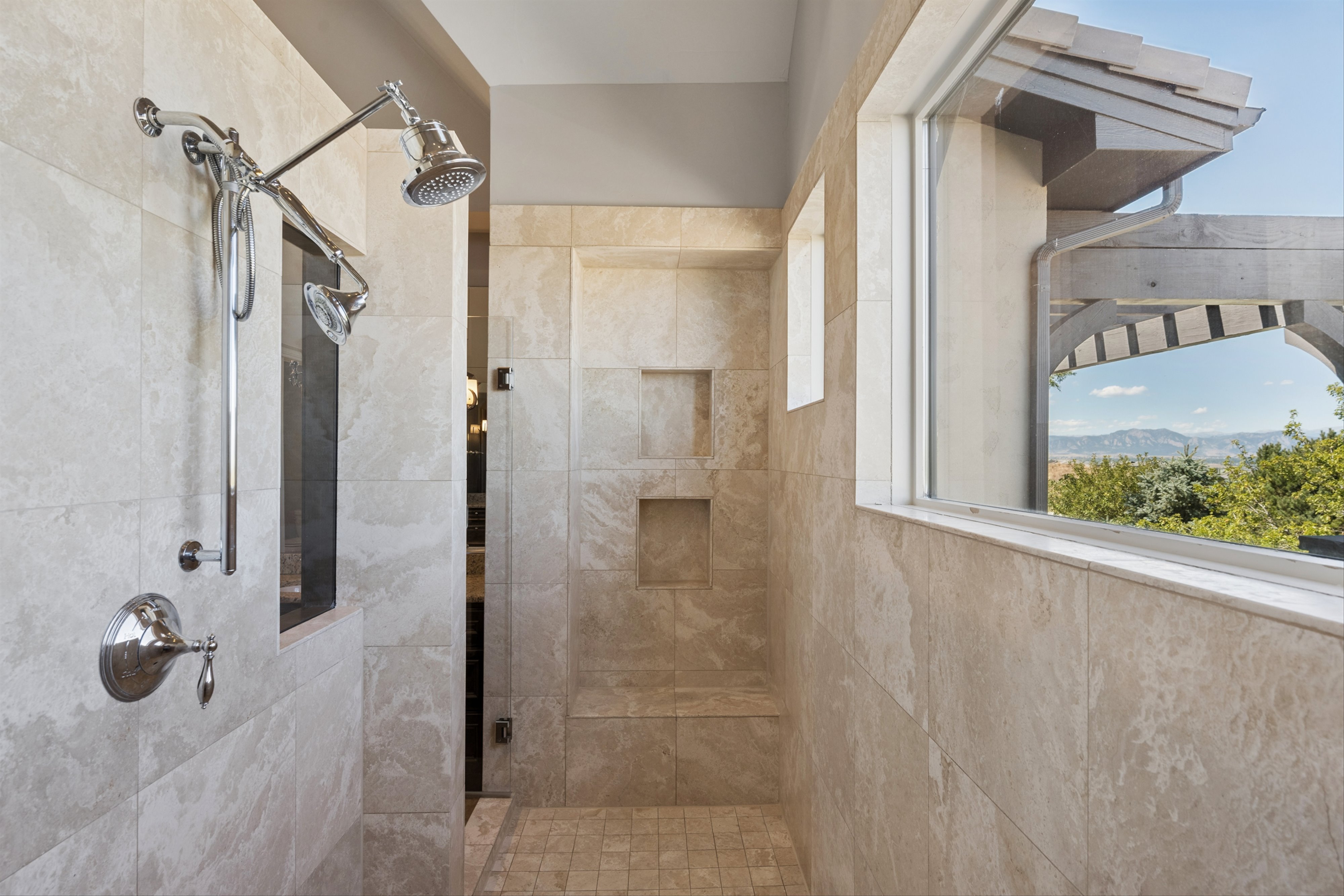  Remarkable Custom Residence - 物件實景