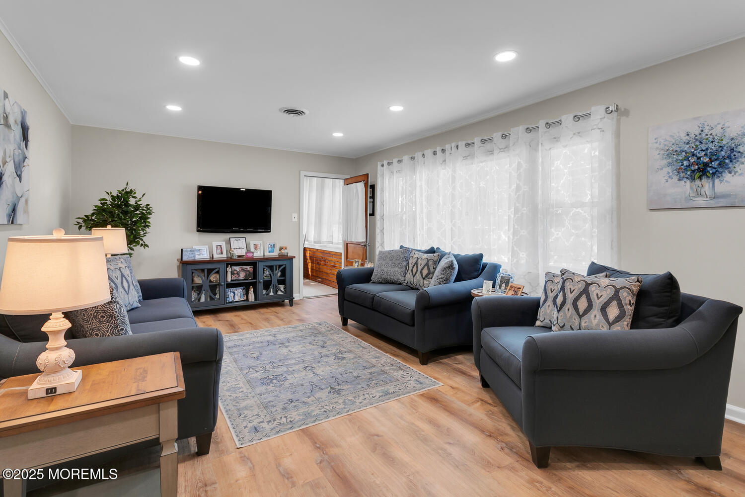 Belford, New Jersey, 07718, United States, 3 Bedrooms Bedrooms, ,2 BathroomsBathrooms,Residential,For Sale,1921068