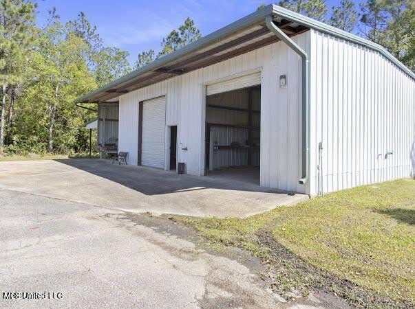 Vancleave, Mississippi, 39565, United States, 3 Bedrooms Bedrooms, ,3 BathroomsBathrooms,Residential,For Sale,1975033