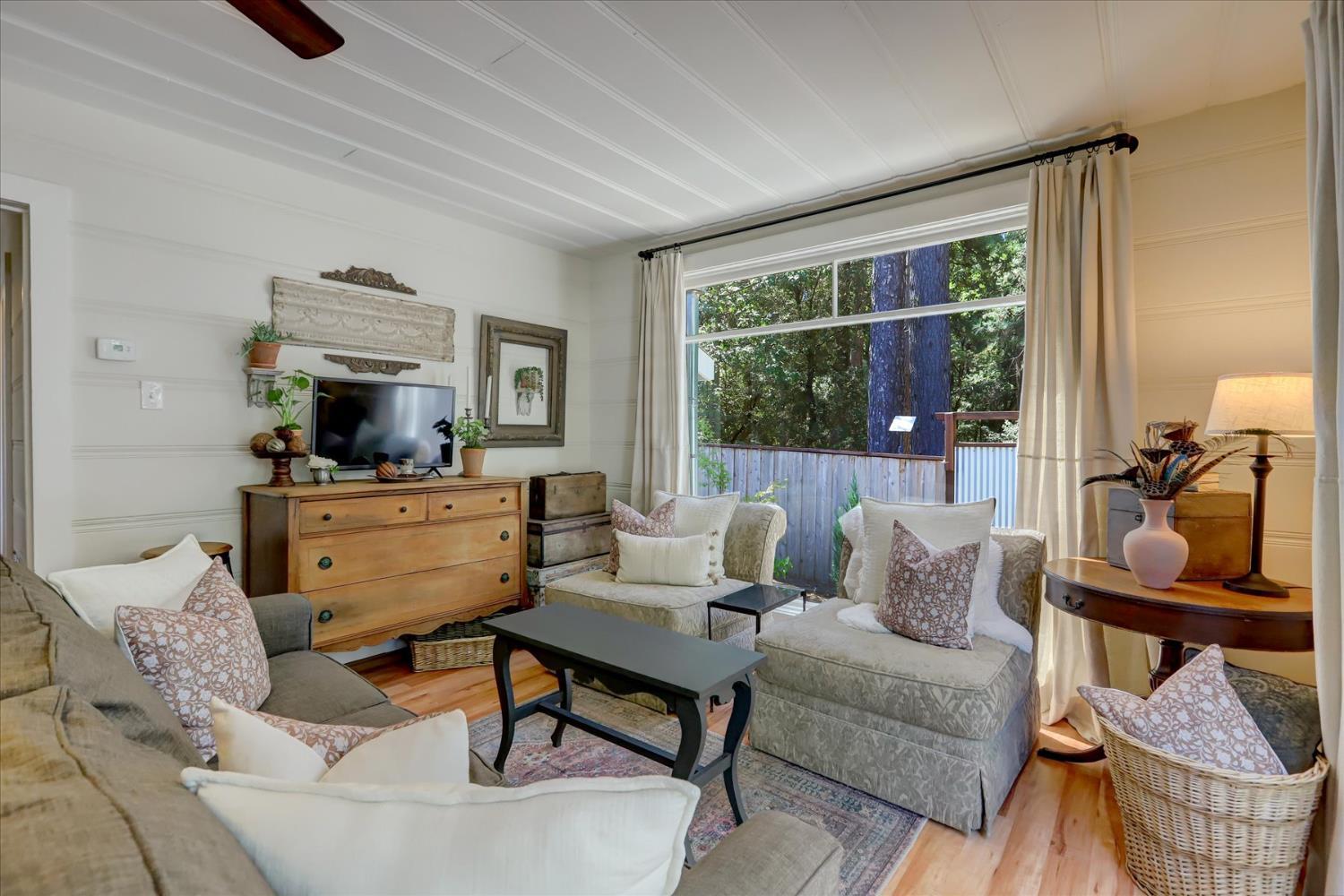 Nevada City, California, 95959, United States, 2 Bedrooms Bedrooms, ,1 BathroomBathrooms,Residential,For Sale,1982930