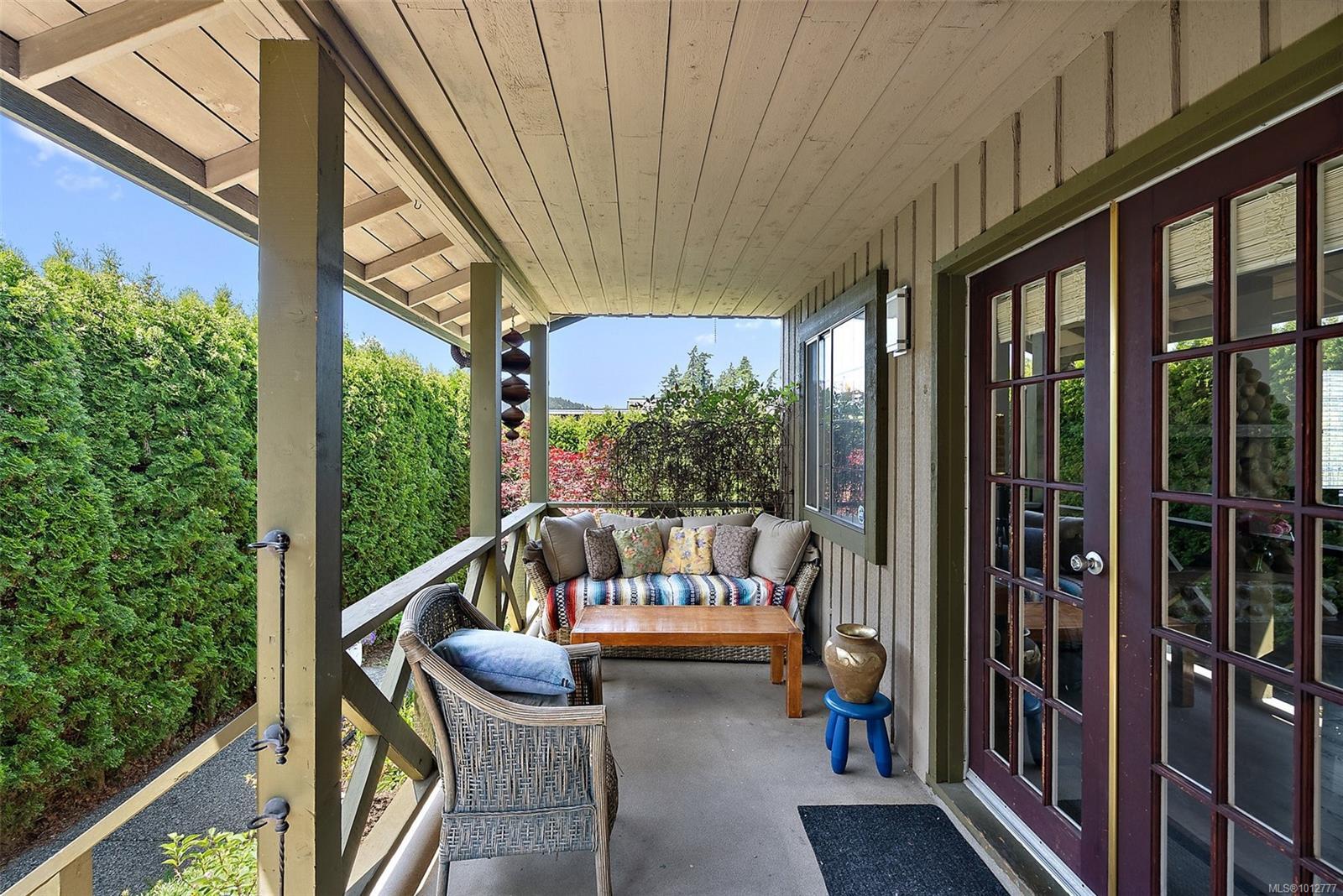 VIEW ROYAL, British Columbia, V9B 6N7, CA, 5 Bedrooms Bedrooms, ,Residential,For Sale,1951218