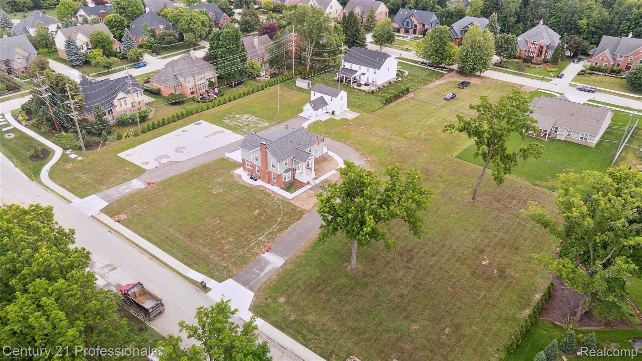 FarmingtonHills, Michigan, 48167, United States, 4 Bedrooms Bedrooms, ,4 BathroomsBathrooms,Residential,For Sale,1895323