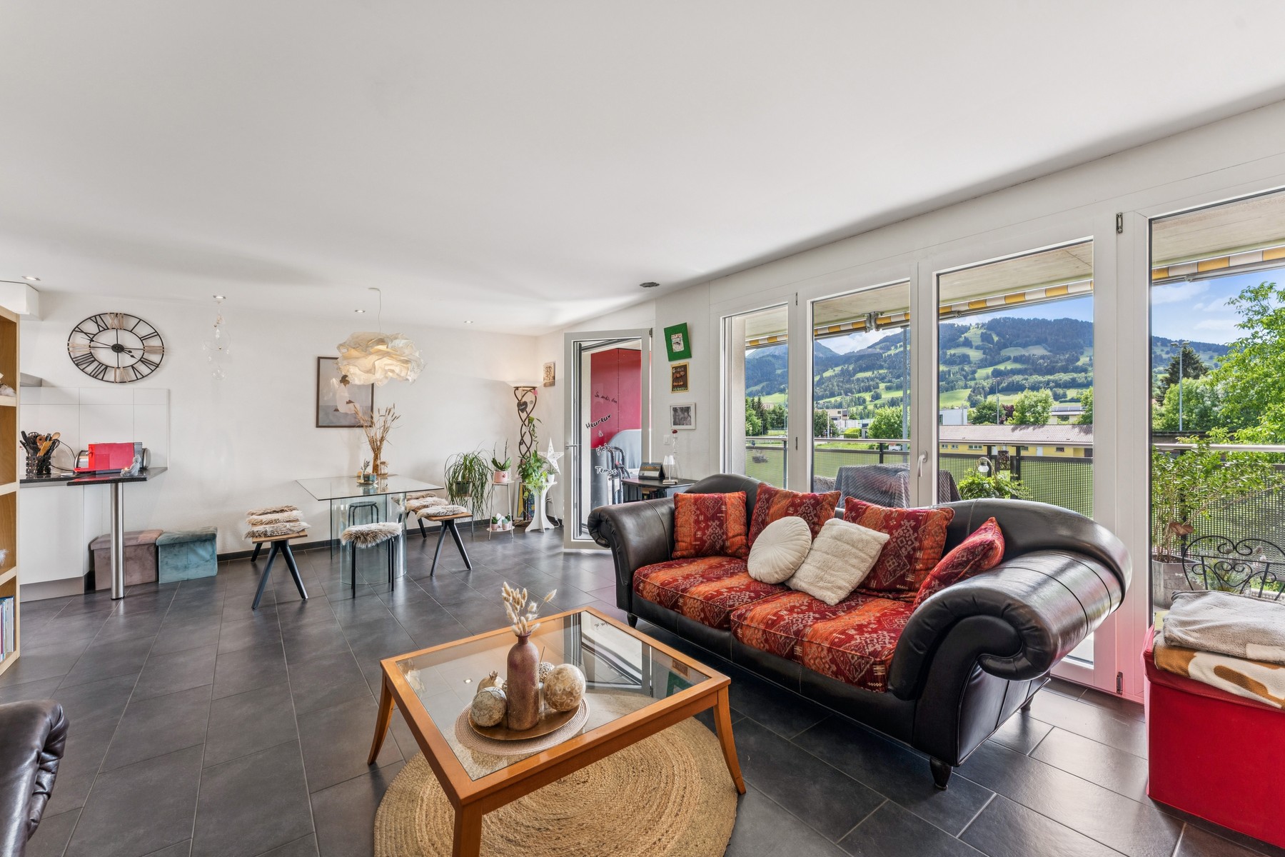  Beautiful 3.5-room apartment with an 18 m² balcony in La Tour-de-Trême - 物件實景