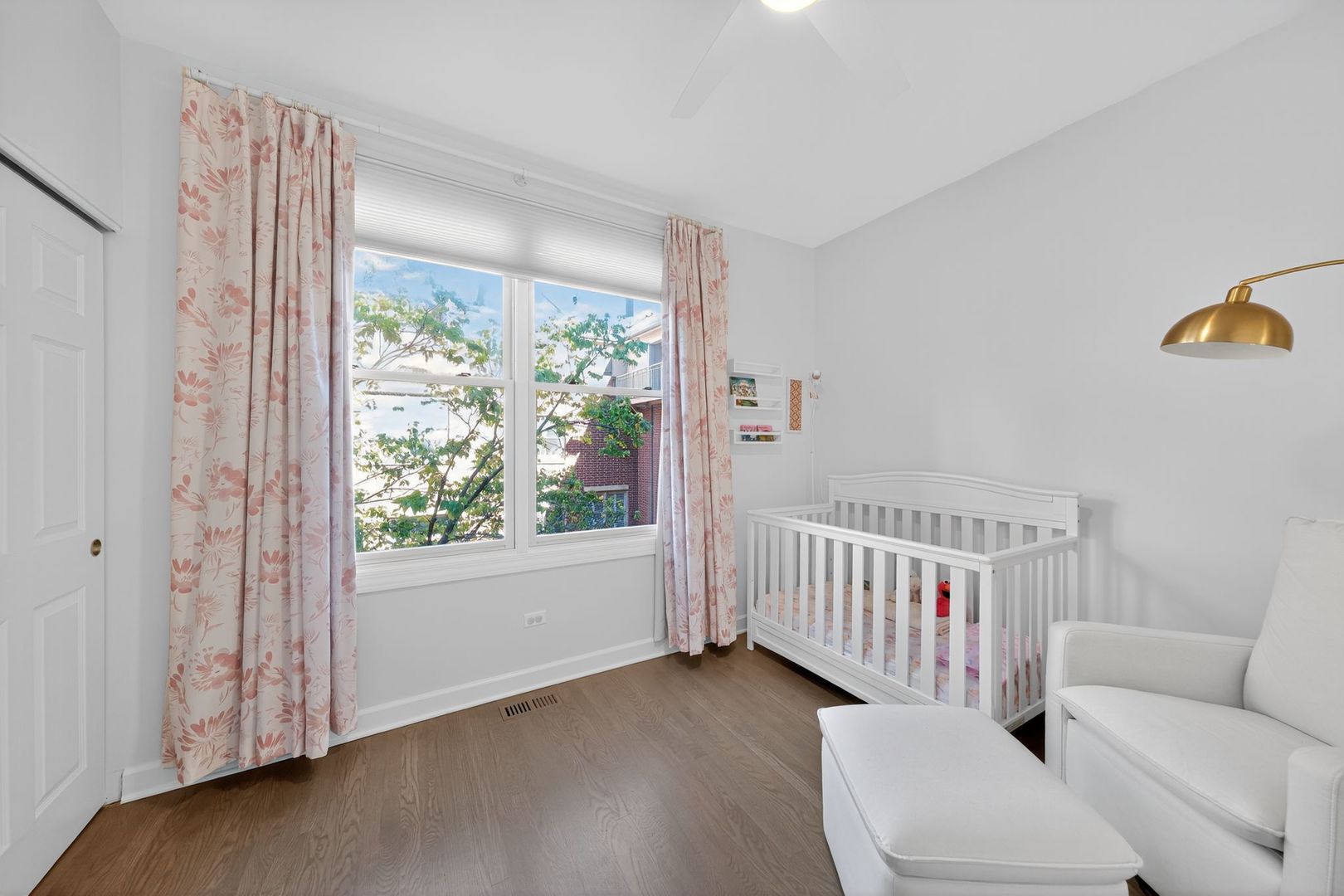 Chicago, Illinois, 60616, United States, 3 Bedrooms Bedrooms, ,3 BathroomsBathrooms,Residential,For Sale,1986457