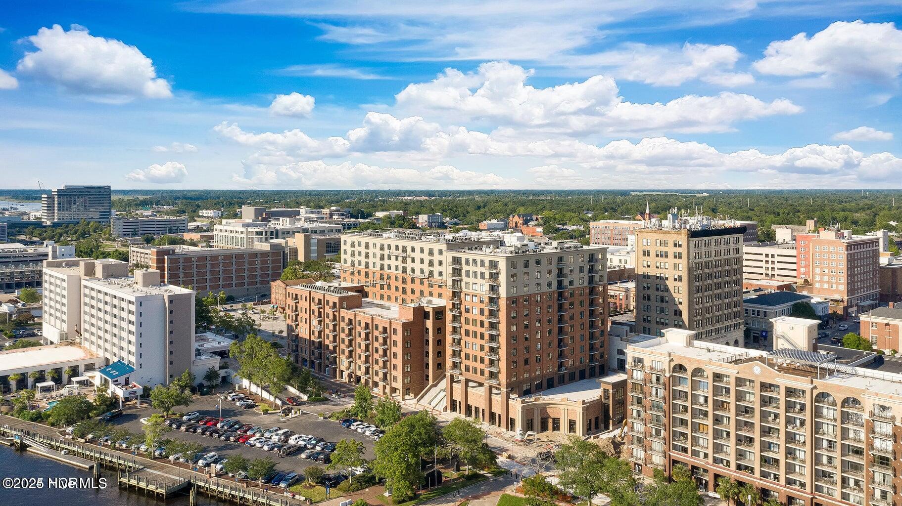 Wilmington, North Carolina, 28401, United States, 1 Bedroom Bedrooms, ,2 BathroomsBathrooms,Residential,For Sale,1917150