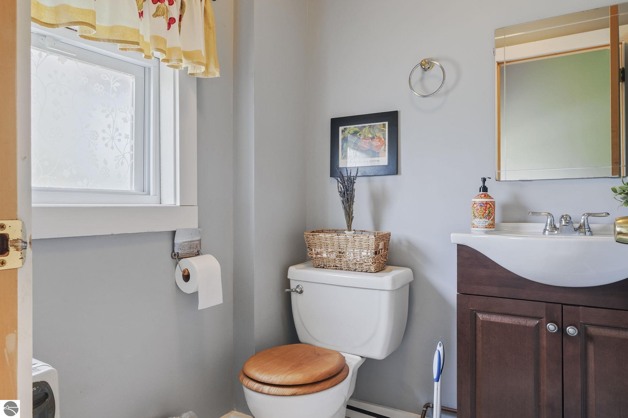 Traverse City, Michigan, 49686, United States, 3 Bedrooms Bedrooms, ,1 BathroomBathrooms,Residential,For Sale,1847565