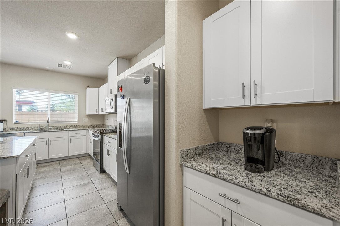 North Las Vegas, Nevada, 89032, United States, 5 Bedrooms Bedrooms, ,1 BathroomBathrooms,Residential,For Sale,2049129