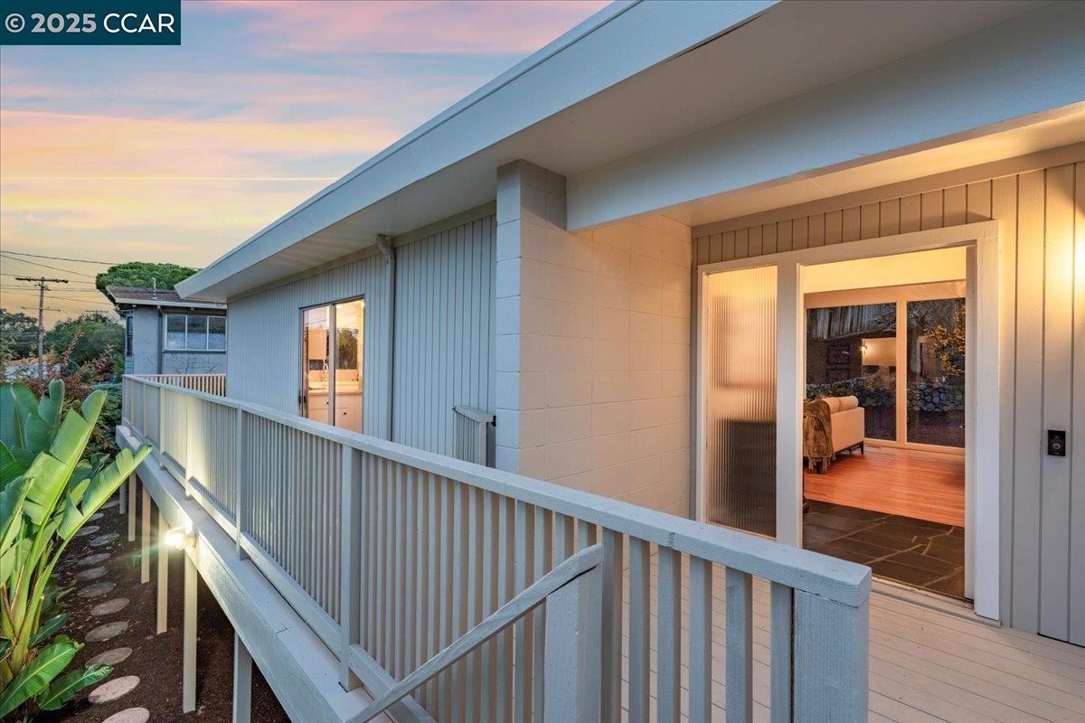 Redwood City, California, 94062, United States, 4 Bedrooms Bedrooms, ,3 BathroomsBathrooms,Residential,For Sale,1989163