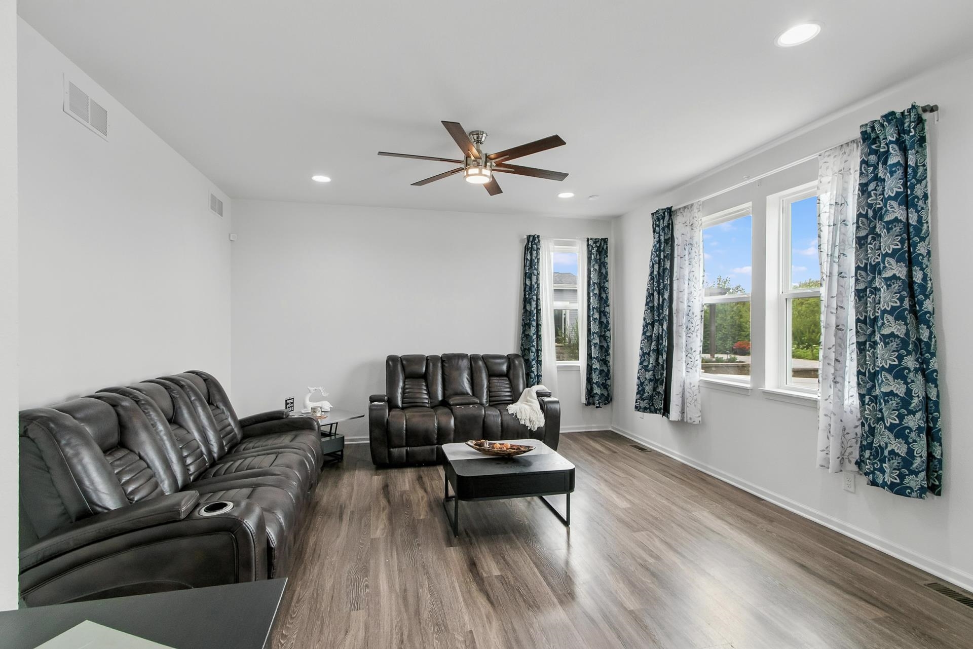 DeForest, Wisconsin, 53532, United States, 4 Bedrooms Bedrooms, ,4 BathroomsBathrooms,Residential,For Sale,1913237