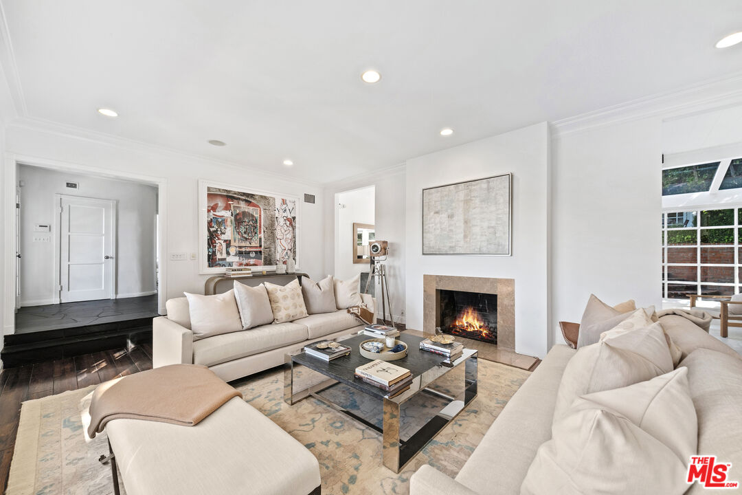 Los Angeles, California, 90069, United States, 4 Bedrooms Bedrooms, ,2 BathroomsBathrooms,Residential,For Sale,1700120