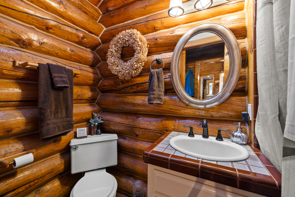 CHILOQUIN, Oregon, 97624, United States, 3 Bedrooms Bedrooms, ,3 BathroomsBathrooms,Residential,For Sale,1974697