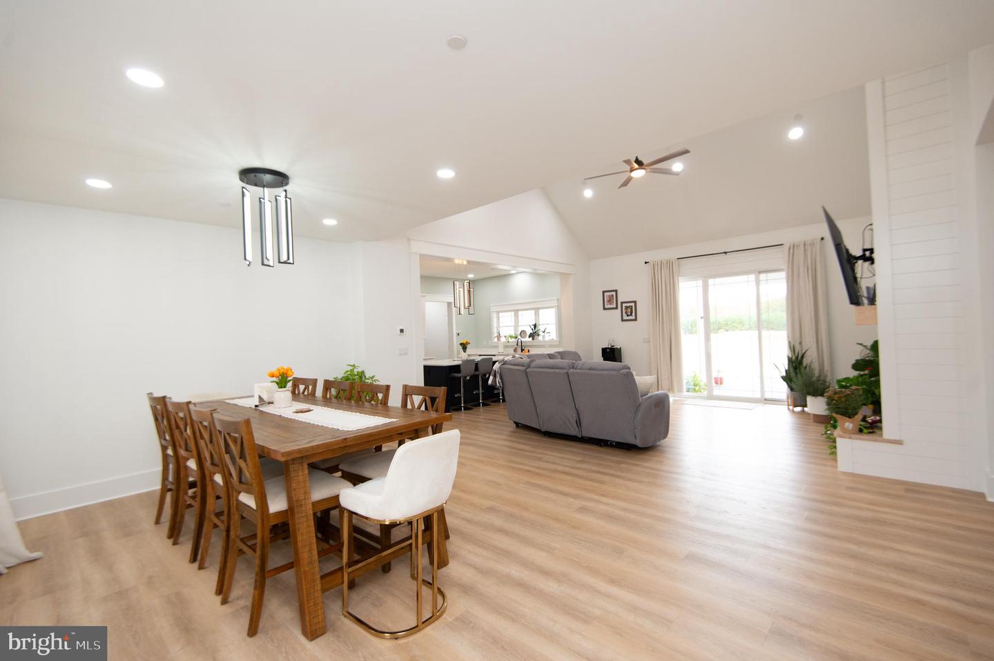 Delmar, Maryland, 21875, United States, 4 Bedrooms Bedrooms, ,4 BathroomsBathrooms,Residential,For Sale,1992058