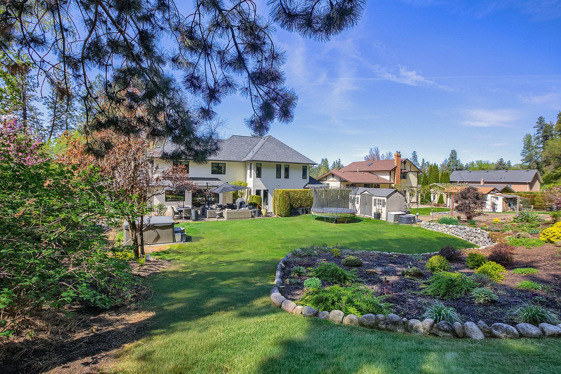  Stunning Home in East Kelowna - 物件實景
