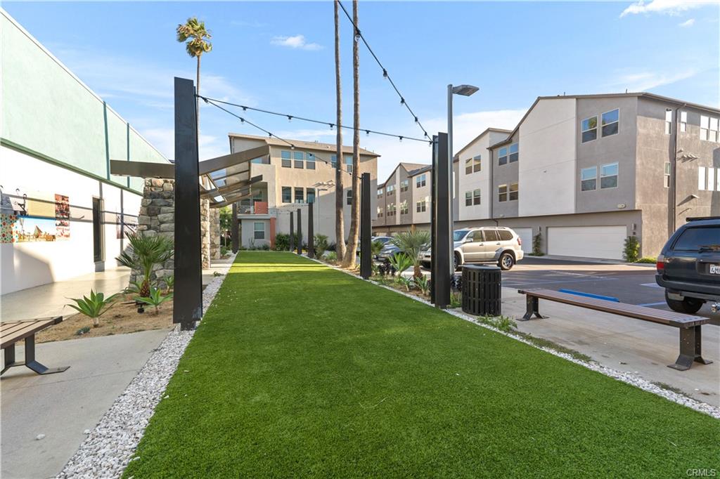 Compton, California, 90221, United States, 9 Bedrooms Bedrooms, ,Residential,For Sale,1982373