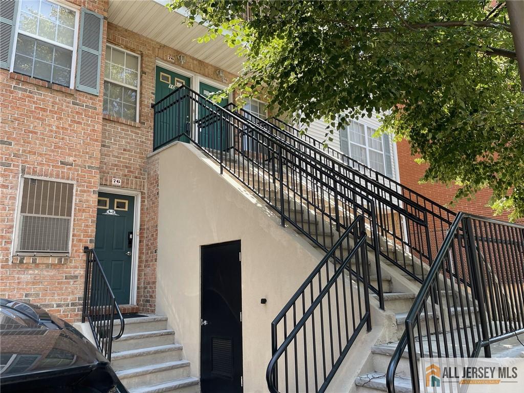 Newark, New Jersey, 07105, United States, 2 Bedrooms Bedrooms, ,3 BathroomsBathrooms,Residential,For Sale,2003519