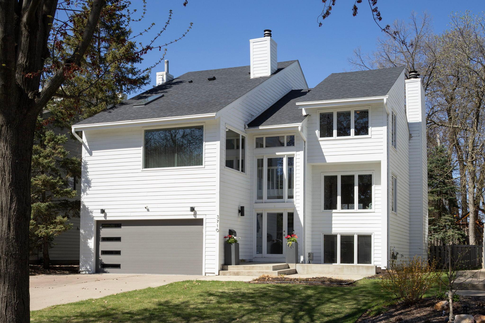 Minneapolis, Minnesota, 55410, United States, 4 Bedrooms Bedrooms, ,2 BathroomsBathrooms,Residential,For Sale,1805431